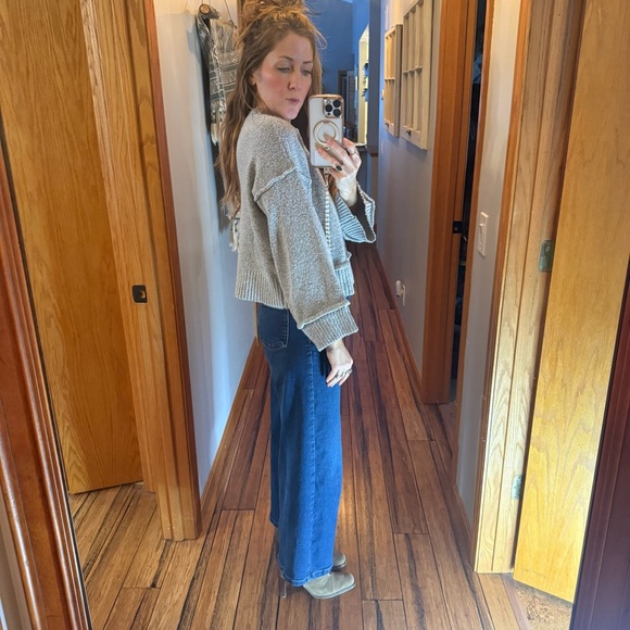 ❤️4 for $25 Gray sweater - Picture 2 of 3